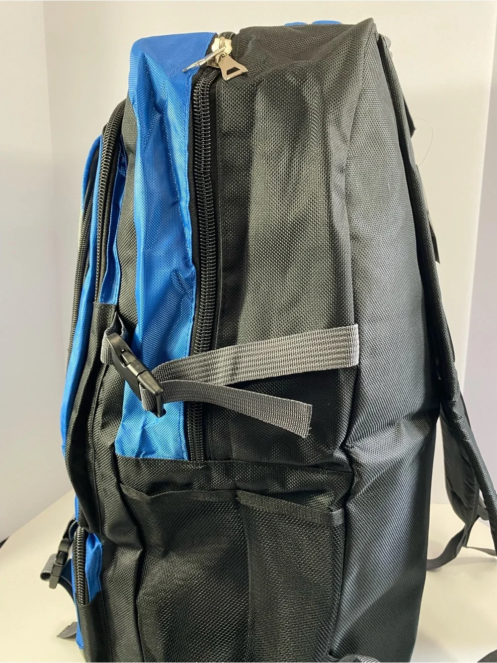 Torelli Blue Black Backpack with 2 beach lawn Mats Set